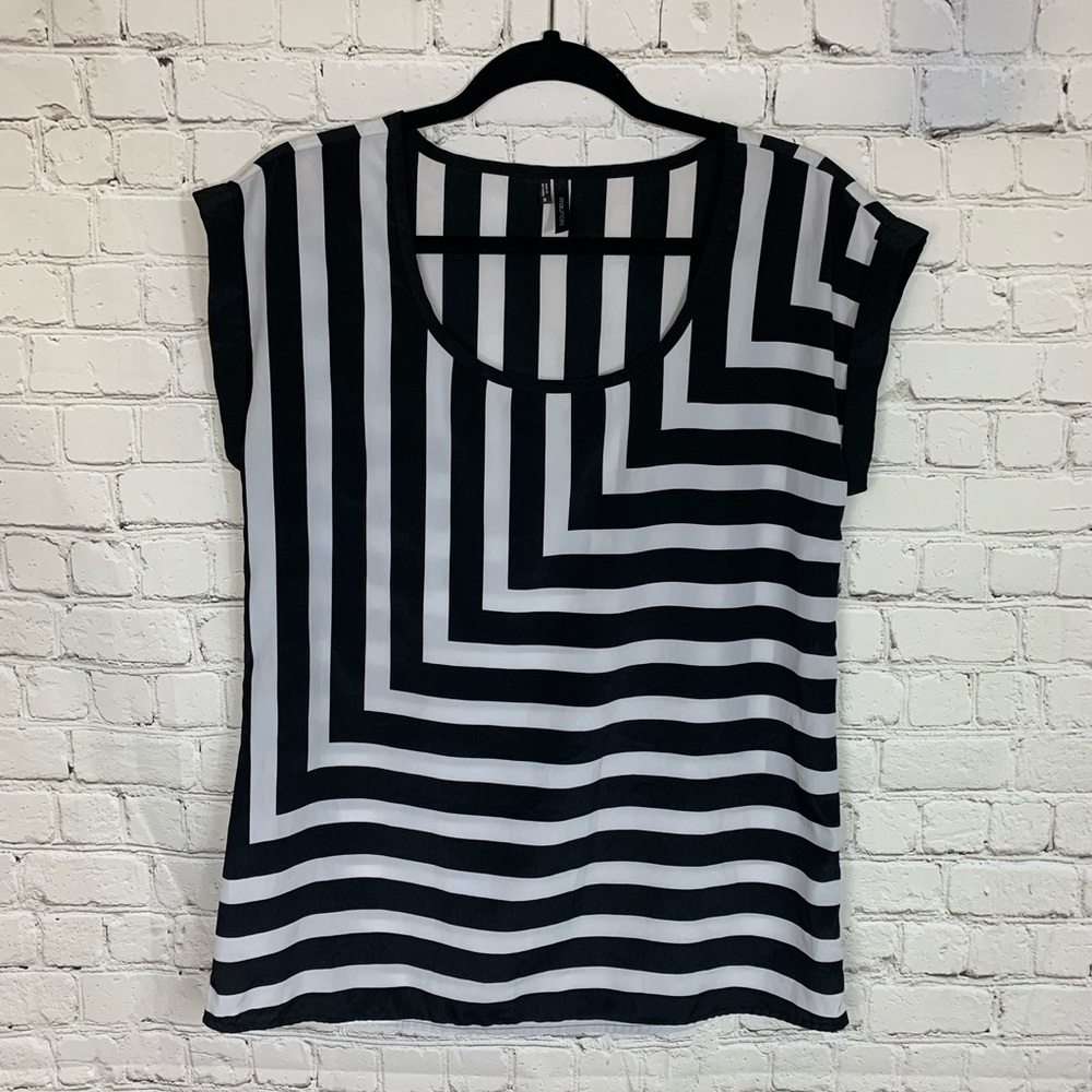 Maurices Sheer Black and White Geometric Blouse🔥